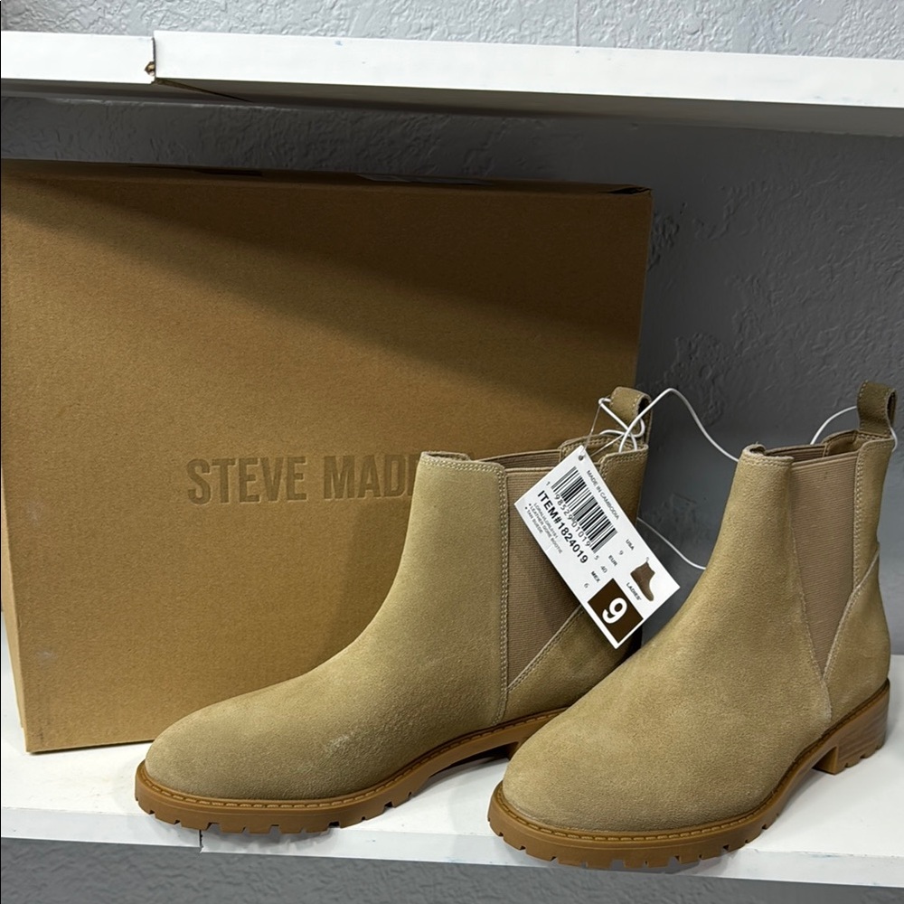 Steve Madden Tan Suede Chelsea Boots